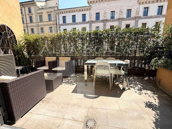 Appartamento trilocale in affitto in Via Caradosso, Vincenzo Monti, Milano