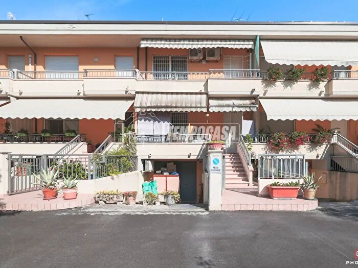 Casa con 7 locali in vendita in Via Ricci, Cattolica
