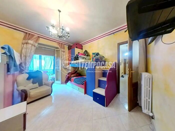 Appartamento trilocale in vendita in Via Breglio, Torino