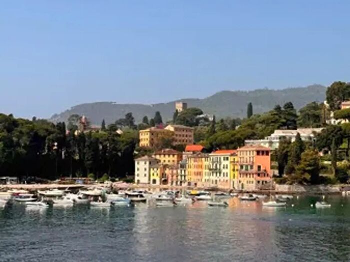 Appartamento con 6 locali in vendita in Via San Michele, Rapallo