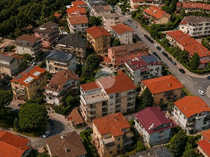 Appartamento quadrilocale in vendita in Via Guido Celli, Teramo