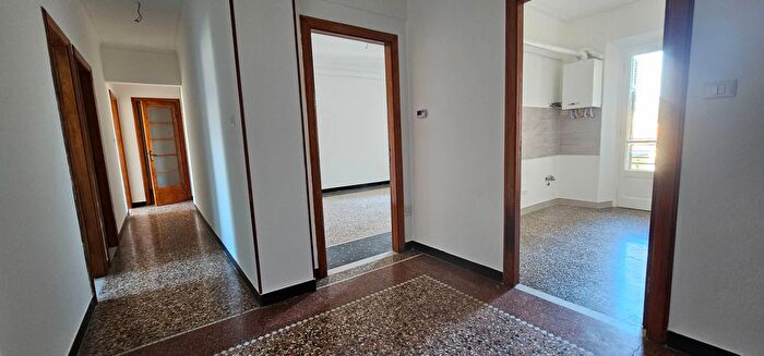 Appartamento con 6 locali in affitto in CSo Buenos Aires, Lavagna