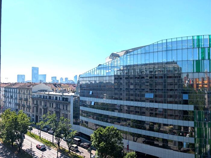 Appartamento trilocale in affitto in Viale Stelvio, Farini, Milano