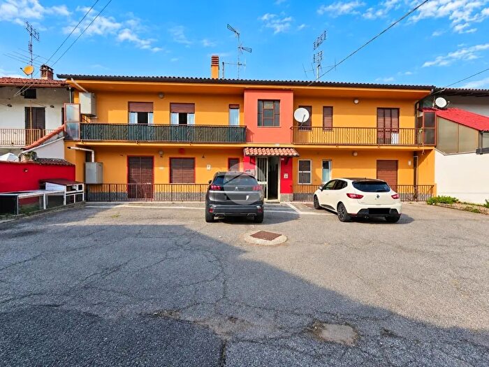 Appartamento quadrilocale in vendita in Via Paolina Bosio, Rondissone