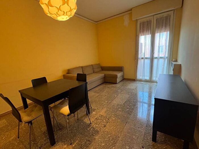 Appartamento quadrilocale in affitto in Via Napoli, Mazzini Fossolo, Bologna