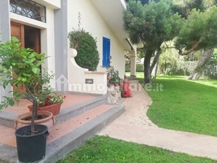 Casa con 6 locali in affitto in Viale Viareggio, Fiumicino