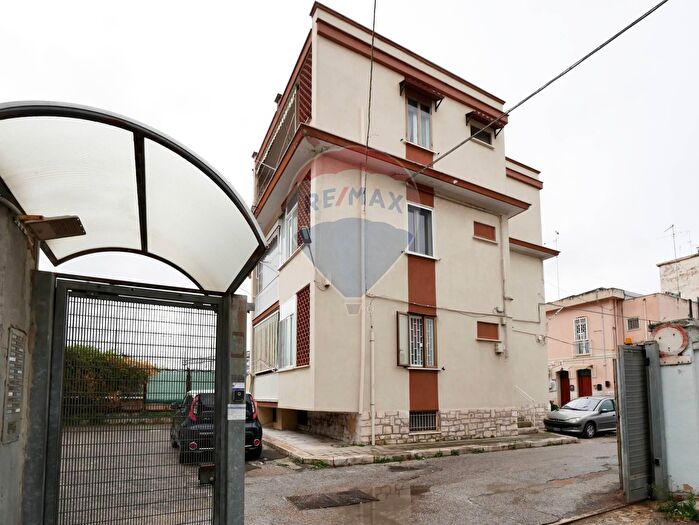 Appartamento trilocale in vendita in Strada Scannicchio, Bari