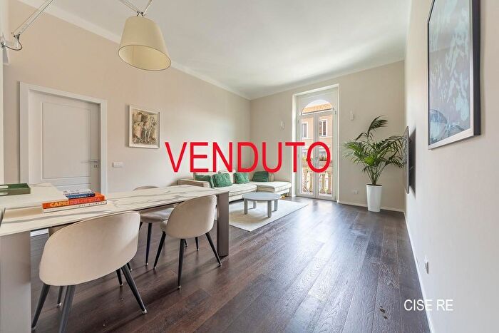 Appartamento trilocale in vendita in Via Marcona, Milano