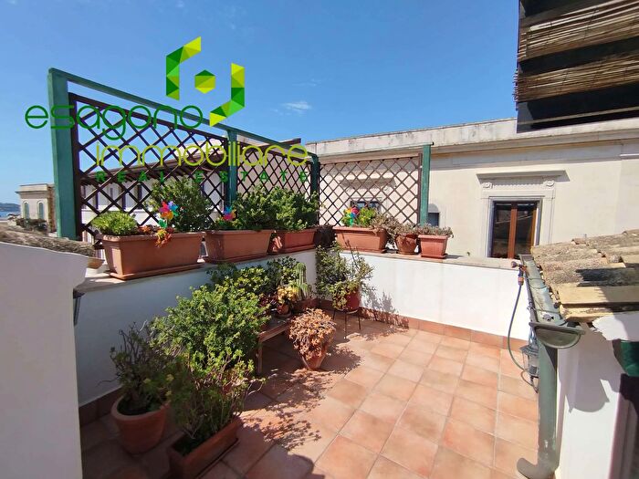 Appartamento con 5 locali in vendita in Siracusa