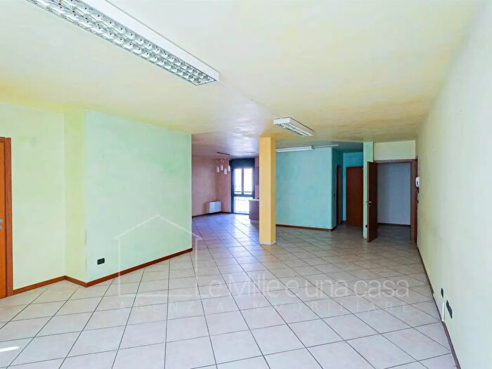 Appartamento trilocale in vendita in Via Nazionale, Cosio Valtellino