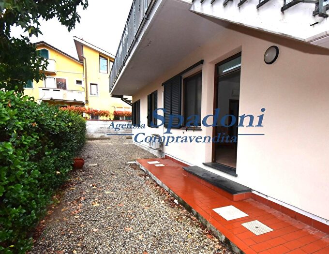 Appartamento con 6 locali in vendita in Monsummano Terme