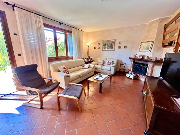 Casa con 6 locali in vendita in Serravalle Pistoiese