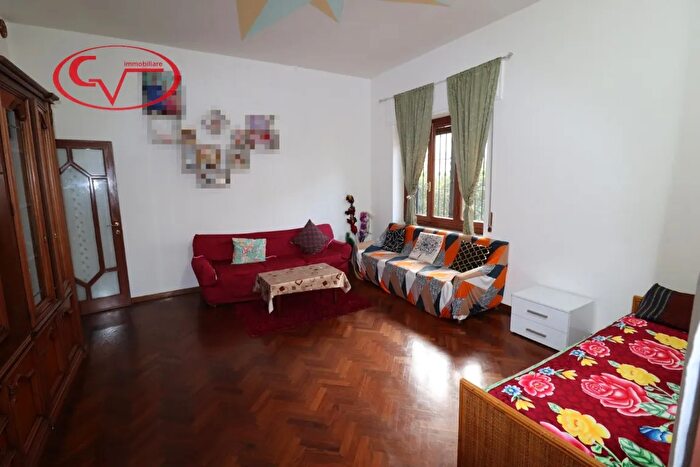 Casa con 5 locali in vendita in Via Marconi, Montevarchi