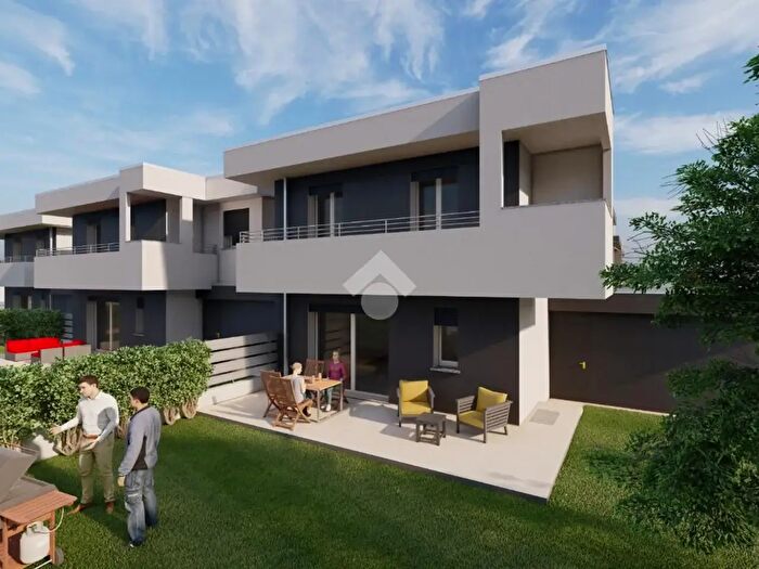 Casa quadrilocale in vendita in Via Marche, Lainate