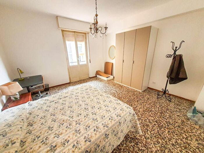 Appartamento quadrilocale in affitto in Viale Vittorio Bottego, Centro Storico, Parma