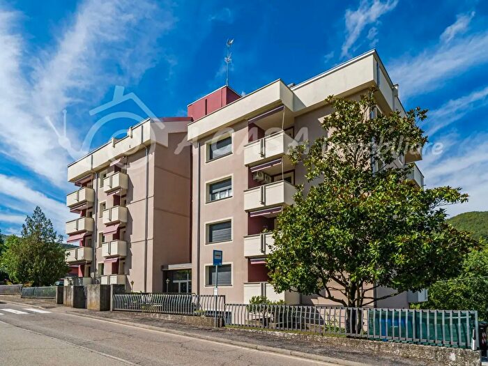 Appartamento con 6 locali in vendita in Via Battilocchi, Calestano