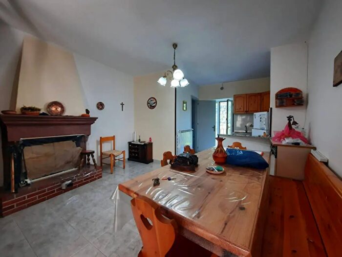 Casa quadrilocale in vendita in Via Teglia, Colli A Volturno