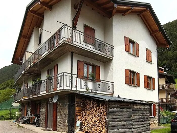 Appartamento trilocale in vendita in Via Barzesto, Schilpario