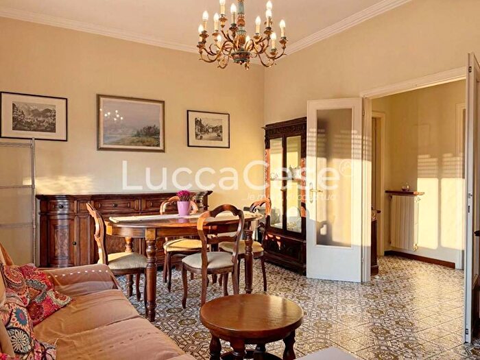 Appartamento con 6 locali in affitto in Via Giovanni Amendola, SantAnna, Lucca