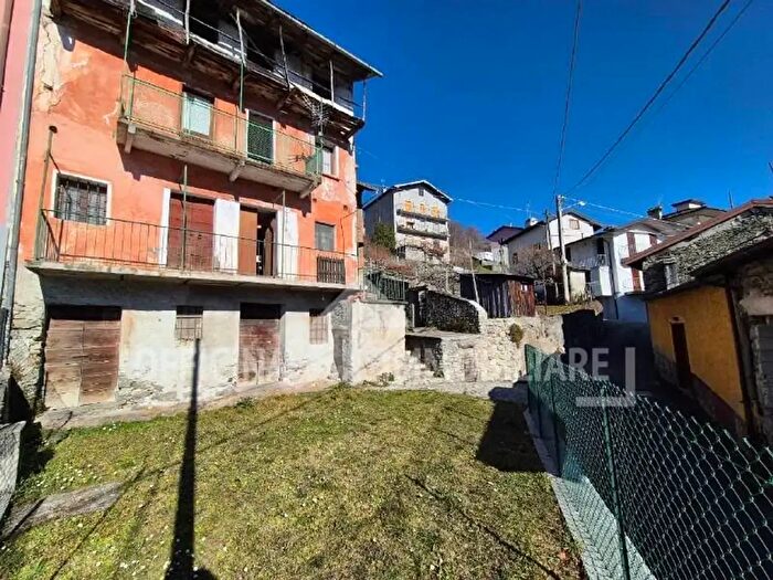 Casa con 6 locali in vendita in Via Rondanino, Mello
