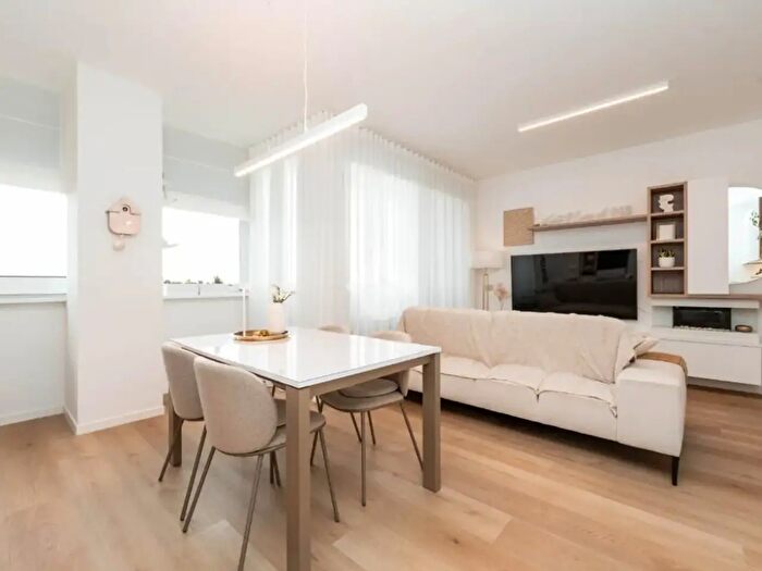 Appartamento trilocale in vendita in Via Cascina Belcasule, Milano