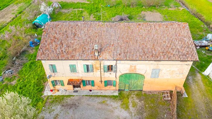 Casa con 7 locali in vendita in Via Roma, San Martino In Rio