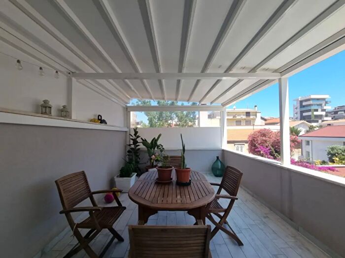 Casa con 6 locali in vendita in Via Vittorio Veneto, Pescara