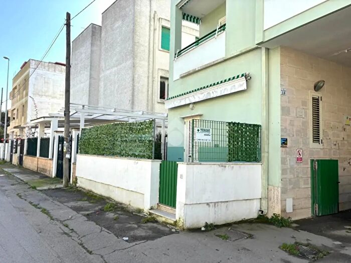 Appartamento trilocale in vendita in Via della Robinia, Gallipoli