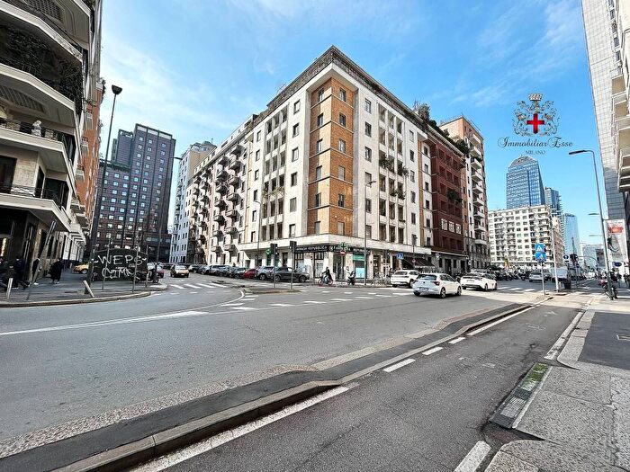 Appartamento trilocale in affitto in Via Raimondo Franchetti, Repubblica, Milano