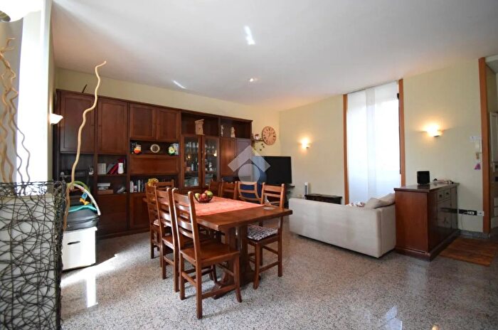 Appartamento trilocale in vendita in Via S Francesco dAssisi, Brugherio