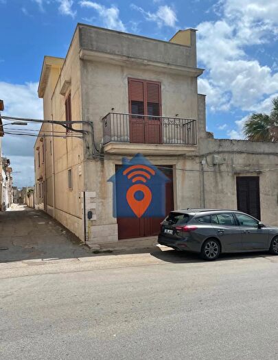 Casa con 9 locali in vendita in Via Partinico Castelvetrano, Castelvetrano