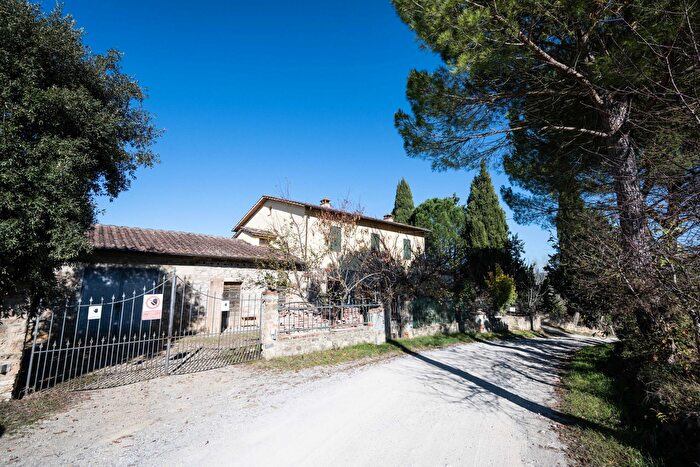 Casa con 15 locali in vendita in Strada delle Chiarne, Asciano
