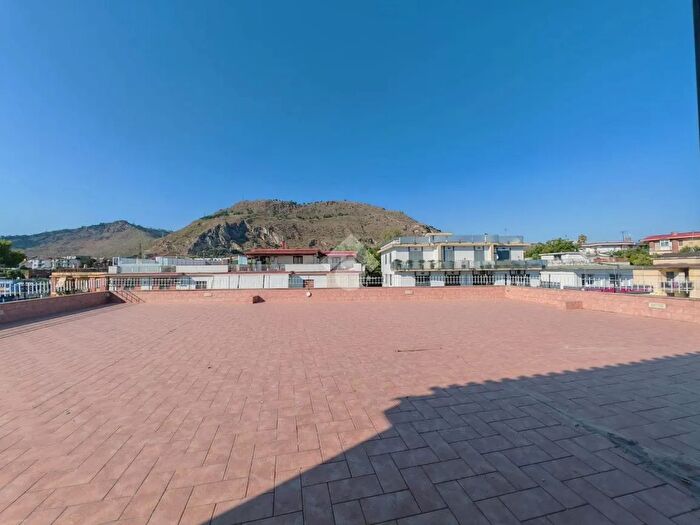 Appartamento con 5 locali in affitto in Traversa I Via Monte Nuovo, Pozzuoli