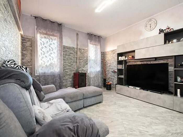 Casa quadrilocale in vendita in Via Cavin di Sala, Mirano