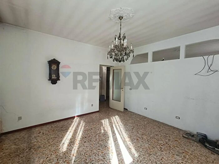 Appartamento trilocale in vendita in Via San Carlo, Rho