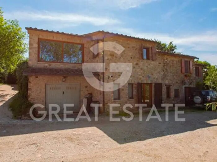 Casa con 6 locali in vendita in Vocabolo Palombara, Allerona