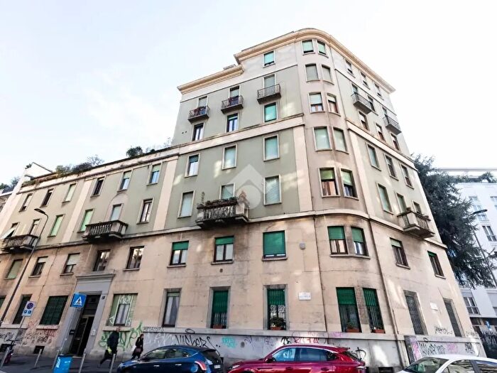 Appartamento quadrilocale in vendita in Via Soperga, Milano