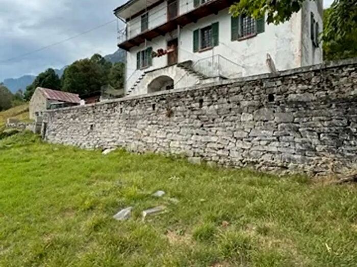 Casa con 6 locali in vendita in Località Bugliaga, Trasquera