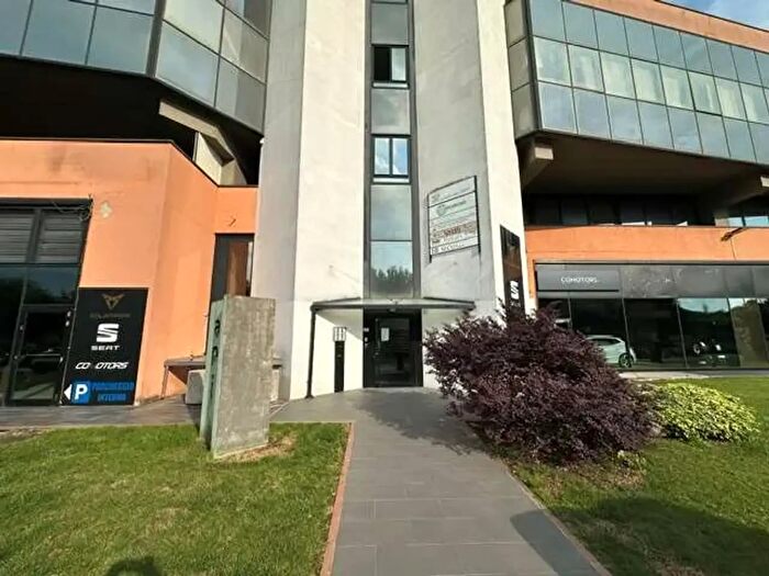 Appartamento trilocale in vendita in Via Vandelli, Como