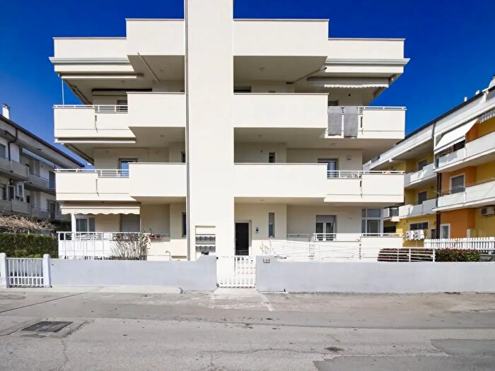 Appartamento quadrilocale in vendita in Via Gorizia, Alba Adriatica