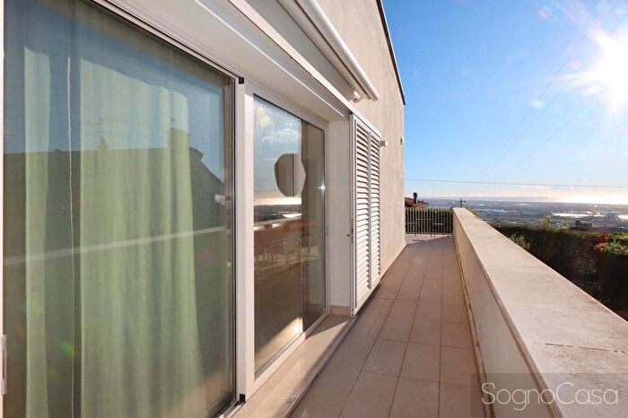 Casa con 8 locali in vendita in Via delle Sezioni, Massarosa