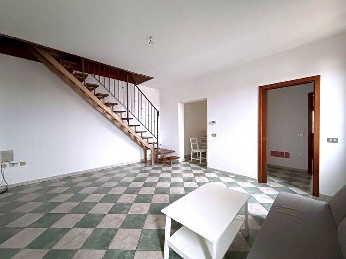 Appartamento trilocale in affitto in Via Roma, Loreo