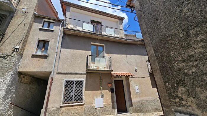 Appartamento con 6 locali in vendita in Via Spirito Santo, San Fili