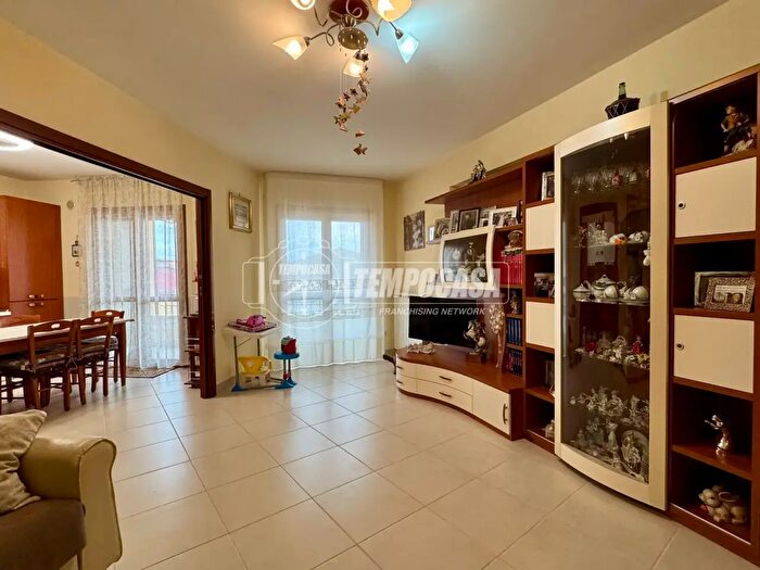 Appartamento quadrilocale in vendita in Via Dario Russo, Caserta