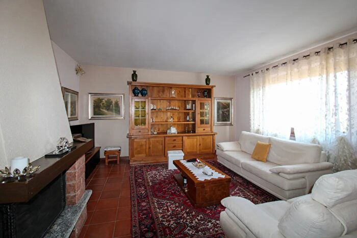 Casa con 8 locali in vendita in Via Adamo Bianchi, Alta Valle Intelvi