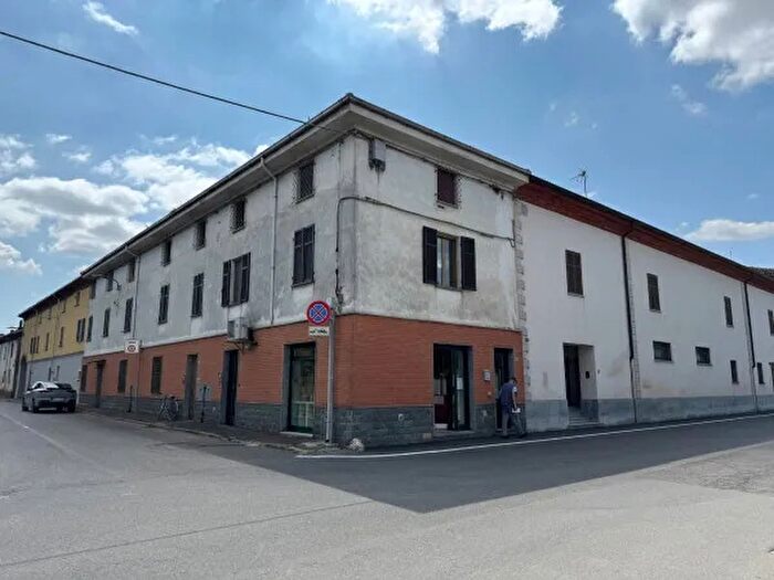 Appartamento con 6 locali in vendita in Via San Giuliano Nuovo, Alessandria