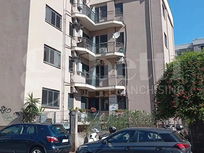 Appartamento quadrilocale in vendita in Viale Raffaello Sanzio, Catania
