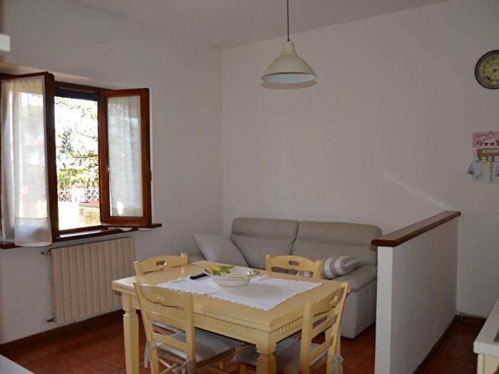 Appartamento trilocale in affitto in Via Isonzo, Pietrasanta