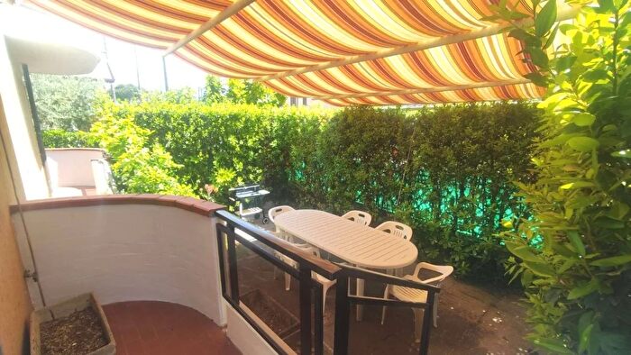 Appartamento trilocale in affitto in Massa