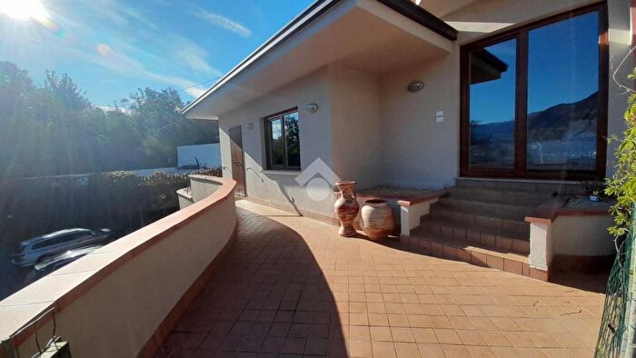 Appartamento trilocale in affitto in Via del Dossello, Iseo